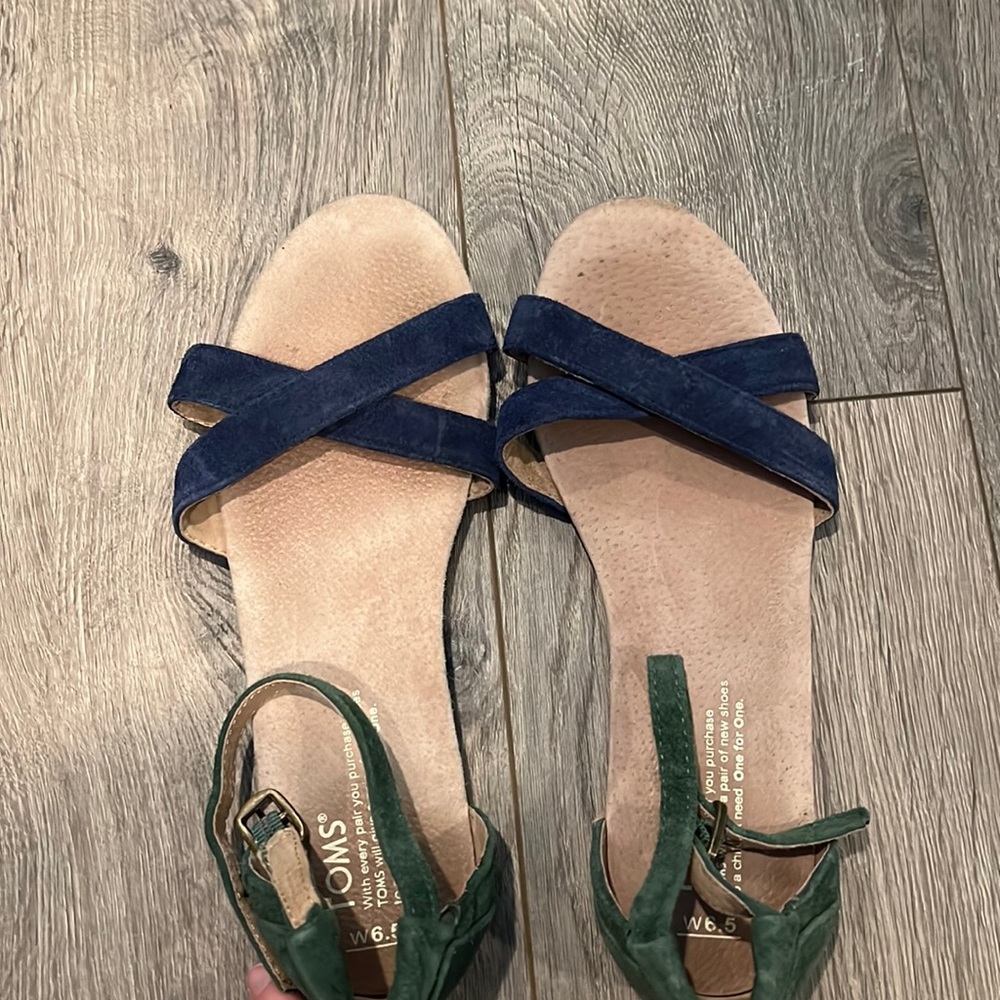 Tom’s sandals